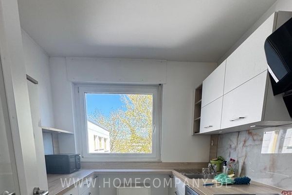 Appartamento moderno arredato con 2,5 locali e balcone
