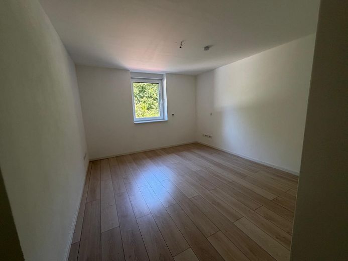Erdgeschoß-Wohnung mit Gartennutzung und Terrasse Neubau – Foto 6