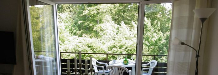 Wohnzimmer, Türen geöffnet