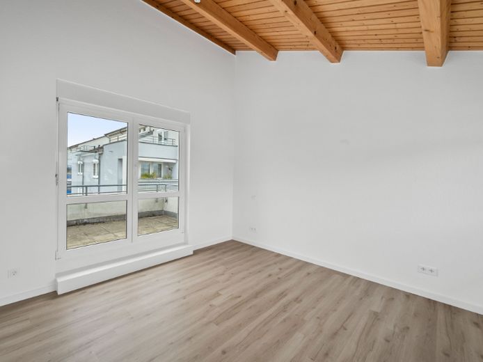 WOHNEN MIT WEITBLICK – STILVOLL, MODERNISIERT UND ZENTRUMSNAH IN RHEINFELDEN – Schlafen Original