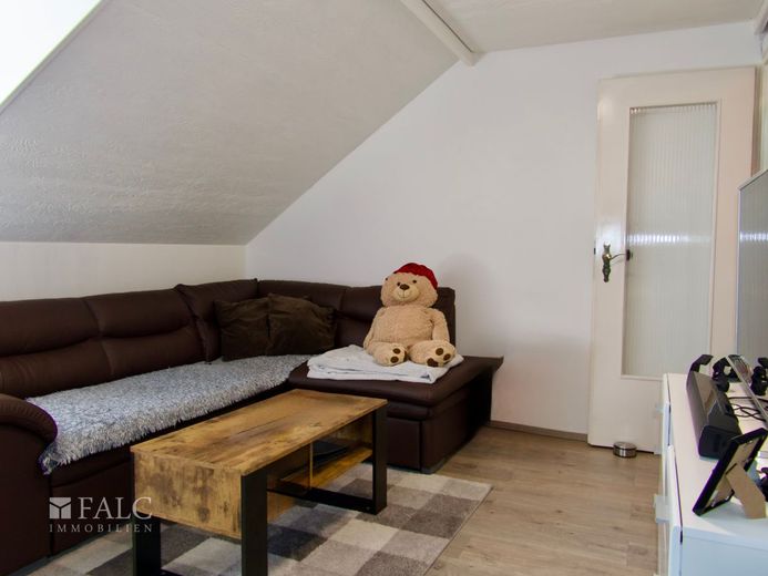 Einfach Mehr: RMH, Garten, Garage. Zu Fuß zur AUDI AG-A1 und SMP. Top-Lage-Ausstattung-Zustand. – Schlafzimmer 4 von 5