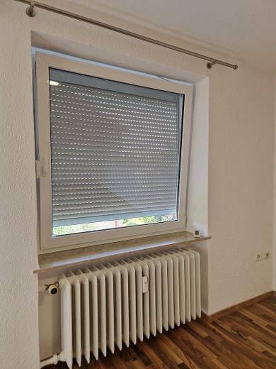 Merkezi konumda yenilenmiş 2 odalı daire – Straubinger tren istasyonu ve eski şehre yakın – Wohnzimmerfenster