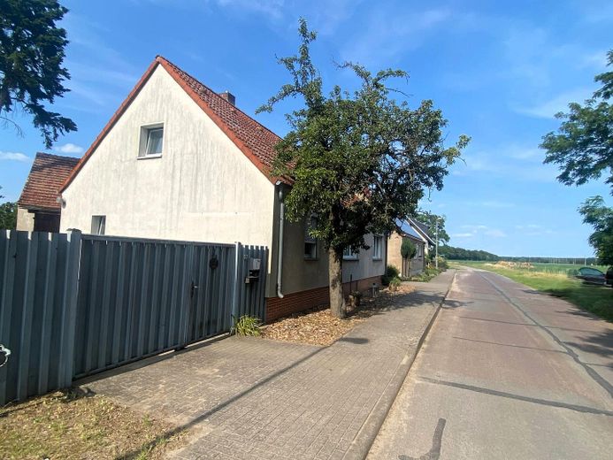 Seitansicht Straße links