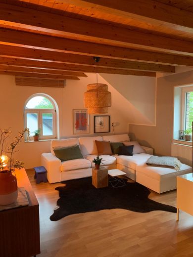 TOP Modernes Appartment mit Schlafetage – Wohnzimmer