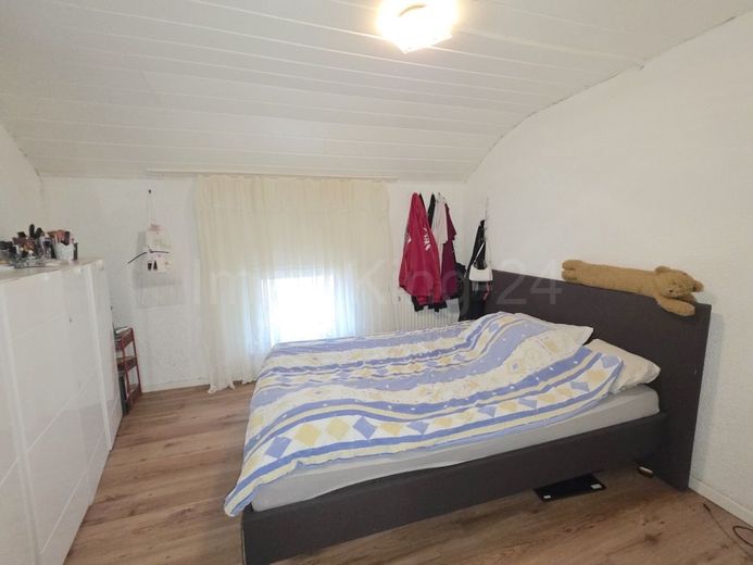 ++ SOLIDES EINFAMILIENHAUS + VIELE MODERNISIERUNGEN + ÜBERDACHTE TERRASSE IN GUTER LAGE!! ++ – SCHLAFZIMMER 4