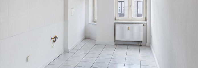 Helle Küche mit Tagesfenster
