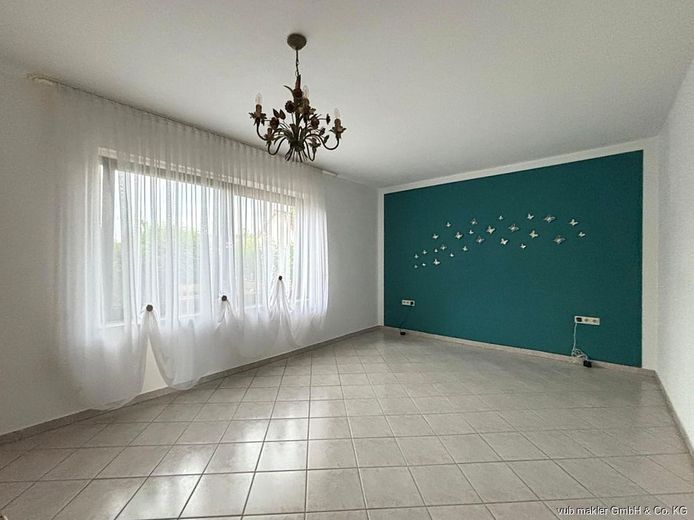 Stilvolles Einfamilienhaus mit Einliegerwohnung und großzügigem Grundstück in Arzberg – VUB0002479-9