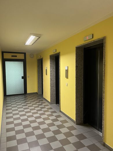 zentral gelegenes 1 Zimmer Appartement mit Balkon, möbliert in Aachen – Aufzug