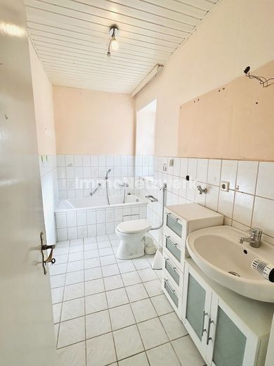 ***Stadthaus mit Charakter und Potenzial in Selb*** – Gäste Bad EG