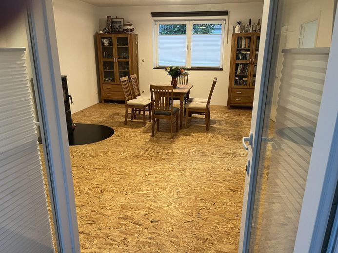 Spacious house, 165 sqm, with building plot on a 2,300 sqm property – Zimmer zur Terasse