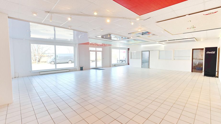 Gewerbehalle mit Ausstellungsfläche, Werkstatt und Büro in Wolfenbüttel-Linden – Halle 1-4