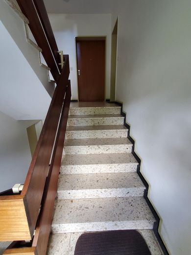 Apartamento amueblado con terraza soleada cerca del Havel, sin comisión – Treppenhaus