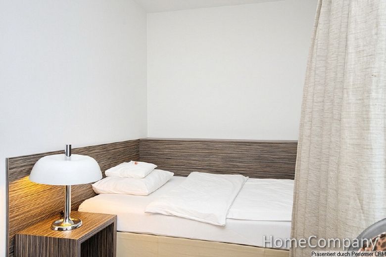 Außergewöhnliches Komfortapartment mit Balkon und Aufzug im Zentrum von Düsseldorf – 0326759181fa726355e3b304c76bdc8812b6446c.jpg