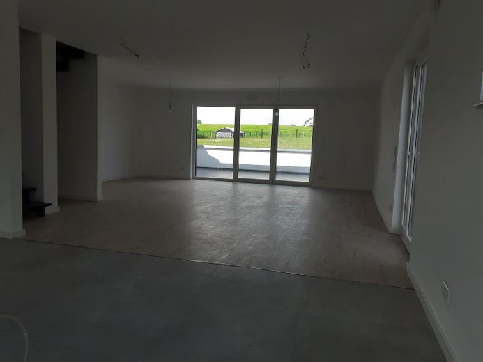 Blick aus der Küche ins Wohnzi