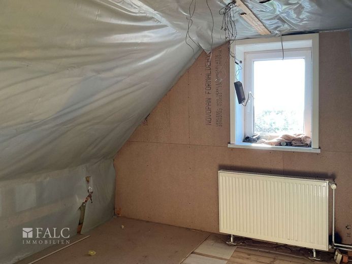 Fachwerkhaus zum Ausbauen in 38835 Veltheim – Dachzimmer