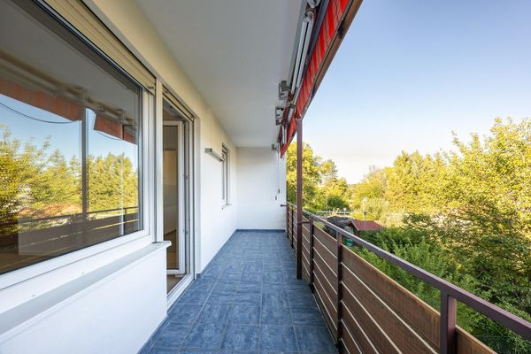 Świeżo wyremontowane mieszkanie z wymarzonym balkonem i widokiem w stronę słońca. Zapytaj już teraz!