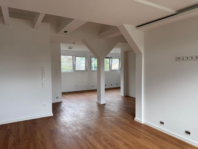 Atractiva casa adosada de esquina, clase energética A, vivienda multigeneracional con gran jardín y 2 garajes – Foto 28