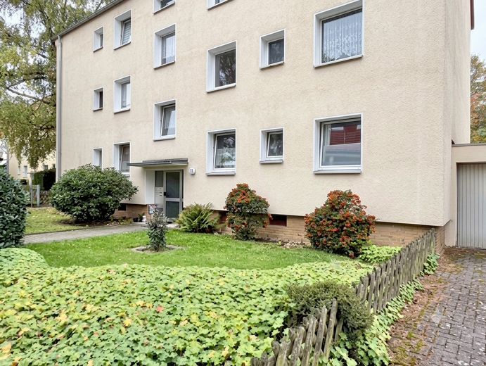 Wunderschöne 3-Zimmer-Eigentumswohnung mit Garage – Hausansicht 2