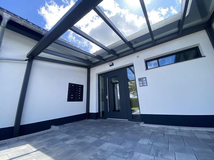 58 m² - Effizienzhaus - Erstbezug - Balkon - Aufzug - Sauna - Luftkurort - Rothaargebirge – Haustür