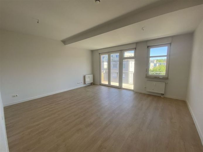 Erfurt* Karree am Südpark*renovierte 3 Zi.-Whg. *Balkon* sep. Küche* Wannenbad – फोटो 1
