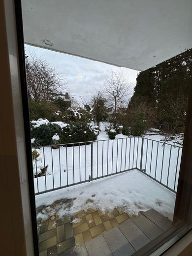 Balkon mit Blick in den Garten