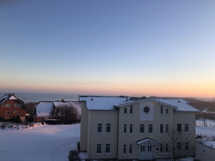 Beim Frühstückskaffee schon den Meerblick genießen – 3-Zimmer-Wohnung in allerbester Lage – Ausblick im Winter I