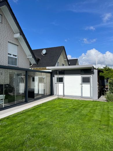 Privatverkauf - Einfamilienhaus mit Wintergarten, PV-Anlage & zwei Garagen in Kerpen-Sindorf – Garten