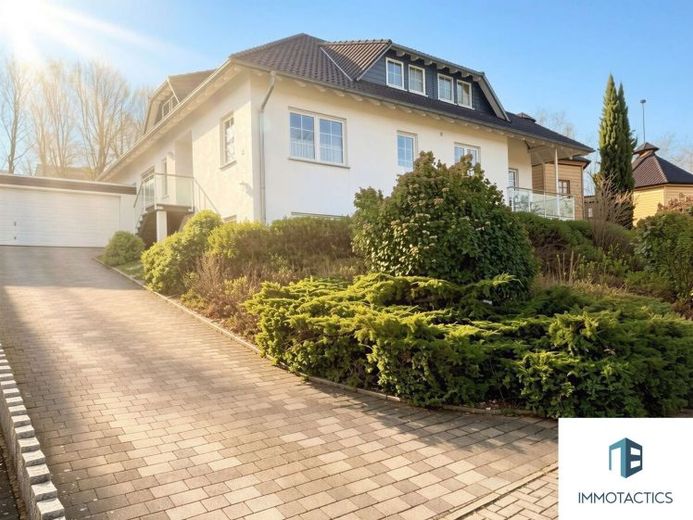 Stilvolles und großes Einfamilienhaus mit Kamin, Garten & hochwertiger Ausstattung – Foto 1