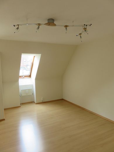 Bezugsfreie Maisonette-Wohnung nahe der Dachauer Altstadt, Erbpacht – Schlafzimmer