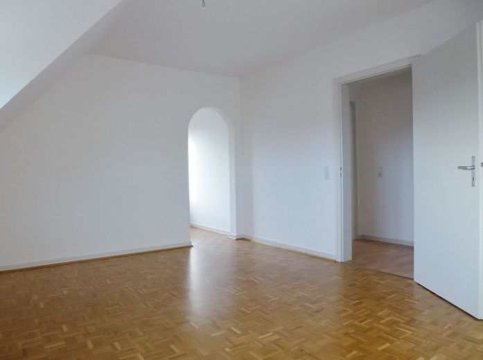 Fröndenberg: Hallo Singles, hier bin ich. Also nimm mich! – Wohnbereich