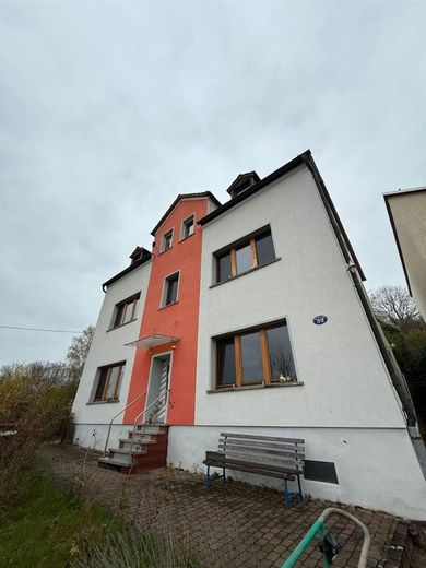 3-Zi. mit Laminat, Küchenofen, Terrasse, Kachelofen und offener Küche in zentraler Lage! – PHOTO-2026-04-14-16-14-41