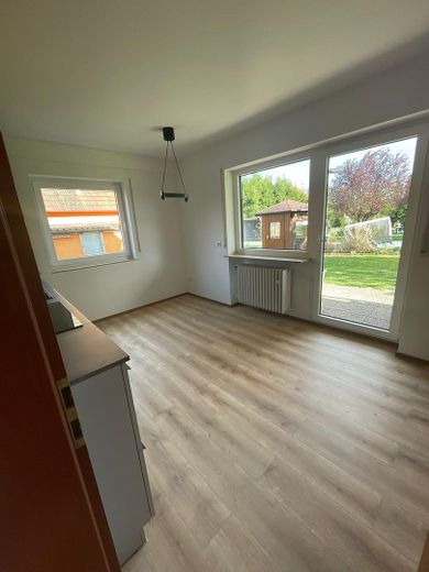 Anwesen mit Einfamilienhaus inkl. ELW & zweitem Wohnhaus, Garagen, Carport, Scheune & Werkstatt – Foto 25
