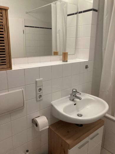 Bad mit Waschbecken