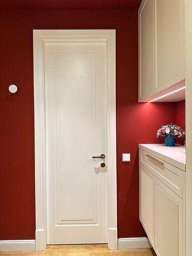 Saniert & bezugsfrei in Westend: 130 m², 2 Balkone, 2 Bäder, Stellplatz – provisionsfrei – Flur