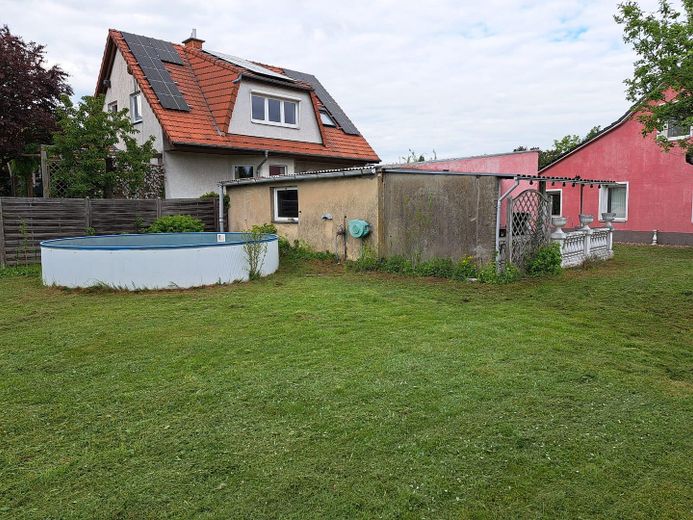Casa unifamiliare indipendente su terreno di 753 m² + garage doppio, Berlino-Heinersdorf – Garten hinten