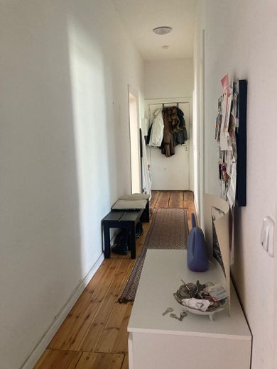 Provisionsfrei. Großzügige Altbauwohnung im Herzen Neuköllns. Bezugsfrei ab dem 1.8.26 – Flur