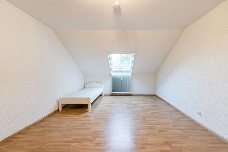 Attraktive 3 Zimmer- Dachgeschosswohnung mit Blick in die Schweiz – फोटो 13