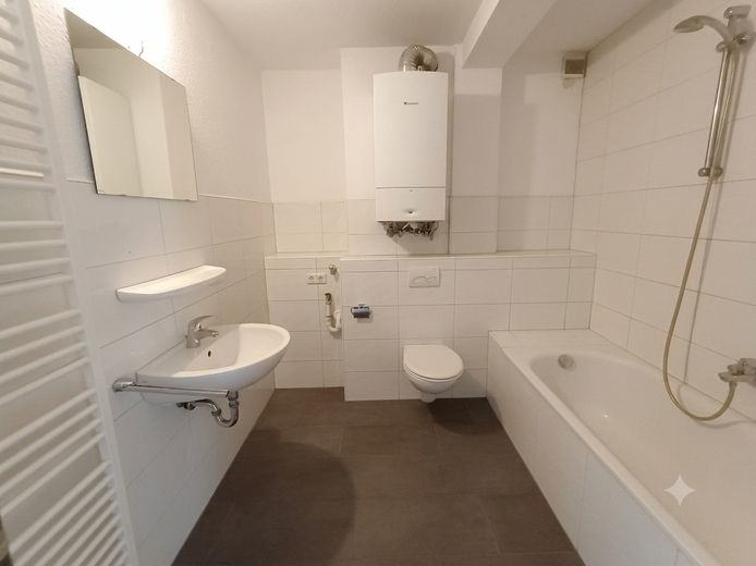 3 Zimmer Wohnung (102m²) mit Balkon und Ankleideraum - im Klinikviertel - energetisch saniert – Foto 10