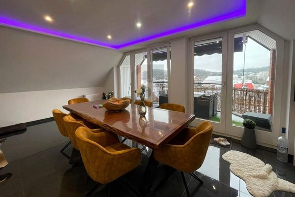 LUXURIÖS MÖBLIERTE WOHNUNG MIT WELLNESSBEREICH