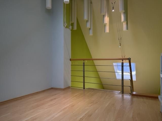 Modernes Familien-Reihenhaus in ruhiger Lage von Regensburg-Burgweinting – 8a_Zimmer Innenbalkon
