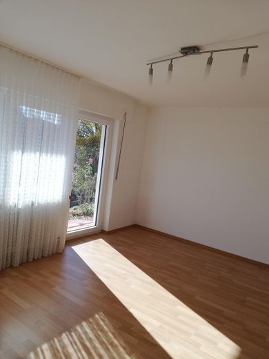 Charmantes Einfamilienhaus in idyllischer Lage, provisionsfrei ! – Wohnzimmer im UG