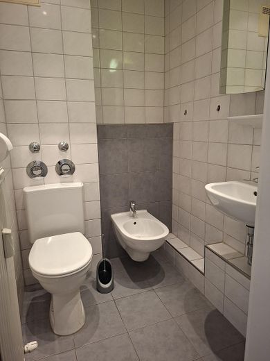 Helle 3-Zimmer Eigentumswohnung mit zwei Balkonen in ruhiger Lage von Karlsruhe-Neureut – Separates WC mit Bidet