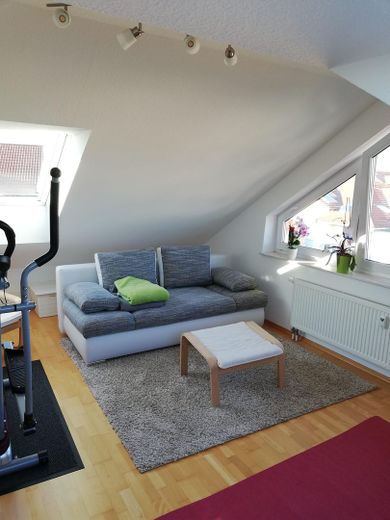 Provisionsfreie, energieeffiziente 3,5-Zimmer-Maisonette-Wohnung auf der Schillerhoehe in Marbach – Raum im Obergeschoss