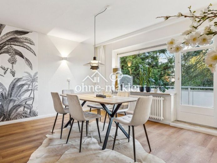 Von Privat: Erstbezug nach Sanierung – stilvolle 3-Zi.-Wohnung mit 2 Balkonen – Foto 1