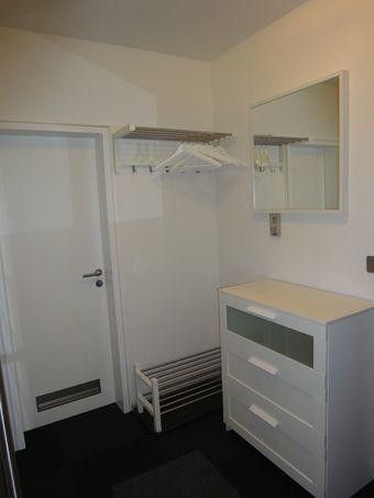 Freies möbliertes Apartment, Schwimmhalle, Sauna, S-Bahn München, von privat – Flur