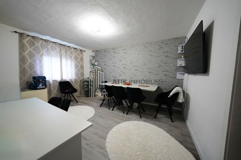 ATIK: Gemütliche 3-Zimmer-Wohnung in ruhiger Lage – Wohn- und Essbereich