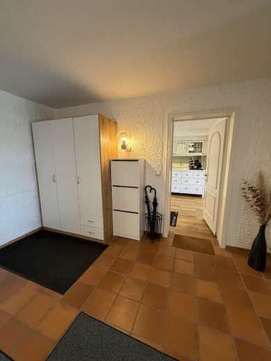 Modernisierte 3-Zimmer-Wohnung mit traumhaftem Bergblick – Flur