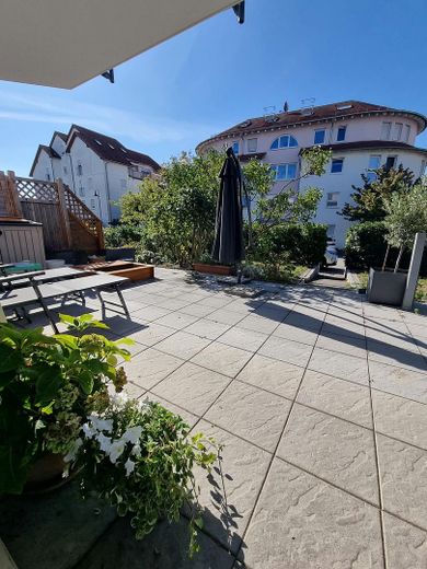 Maisonette di 4 locali con giardino, terrazza e 2 posti auto in garage sotterraneo – Terrasse