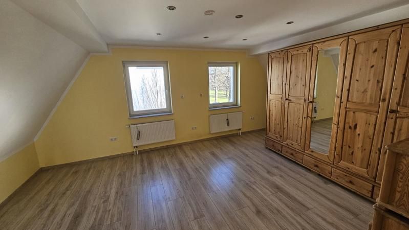 Sehr gepflegtes 4-Zimmer EFH mit Garten und 2 Terrassen Nähe Stadtpark in Lampetheim – Bild 1