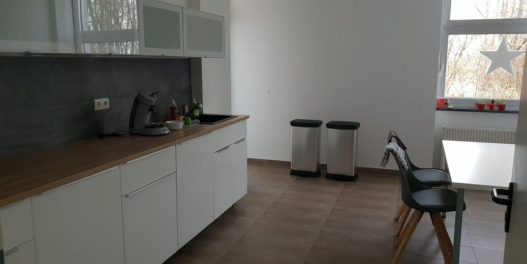 Top Büroflächen mit vielen Möglichkeiten, EUR 15,- bis 17,- pro qm warm – Küche 1. OG